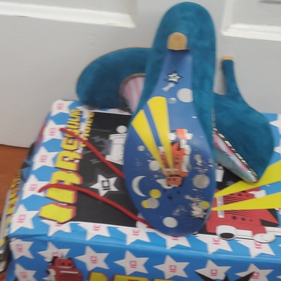Irregular Choice size 9-10 U.S. U.K. size 40 heels - Picture 2 of 3